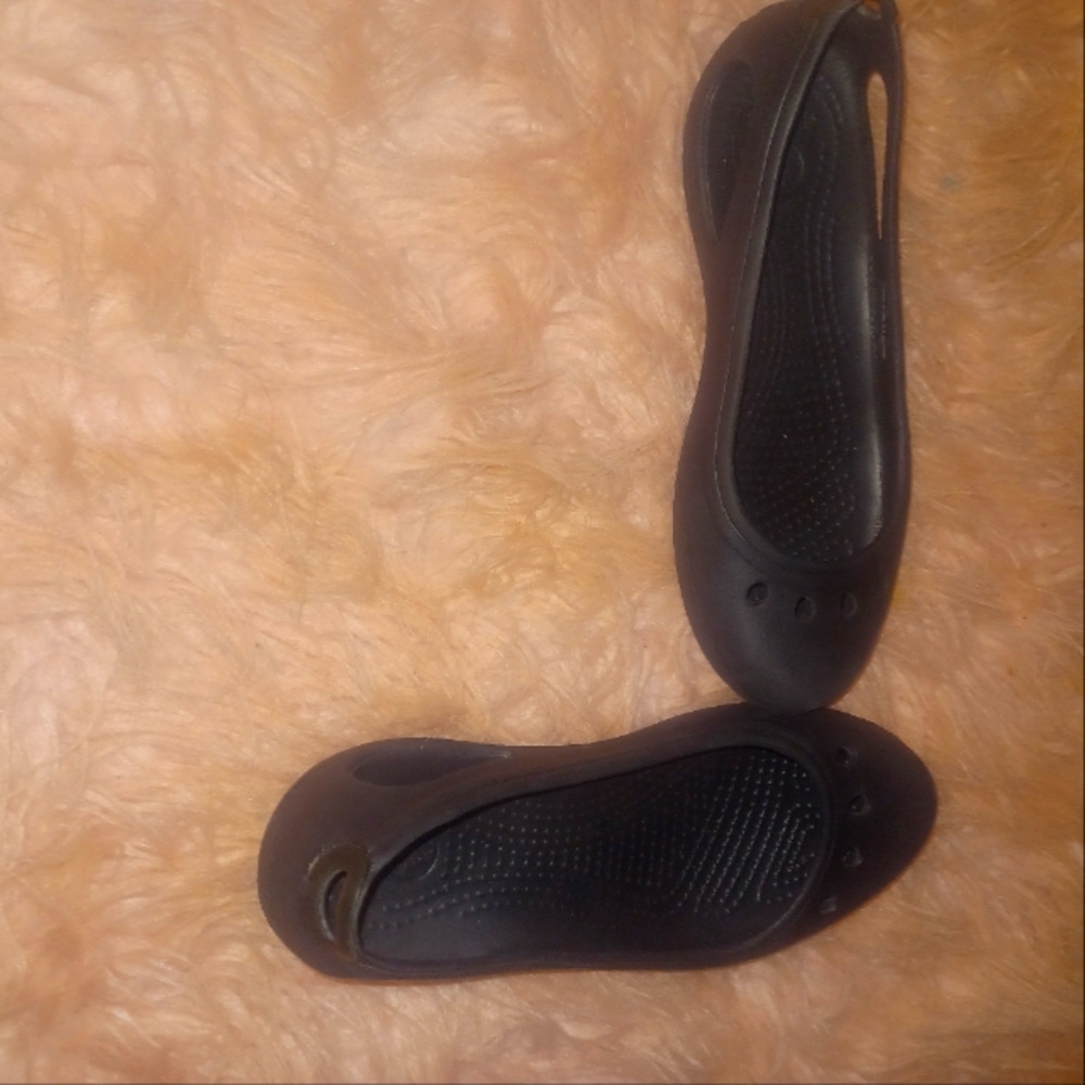 Crocs black flats size 5 - Picture 2 of 2